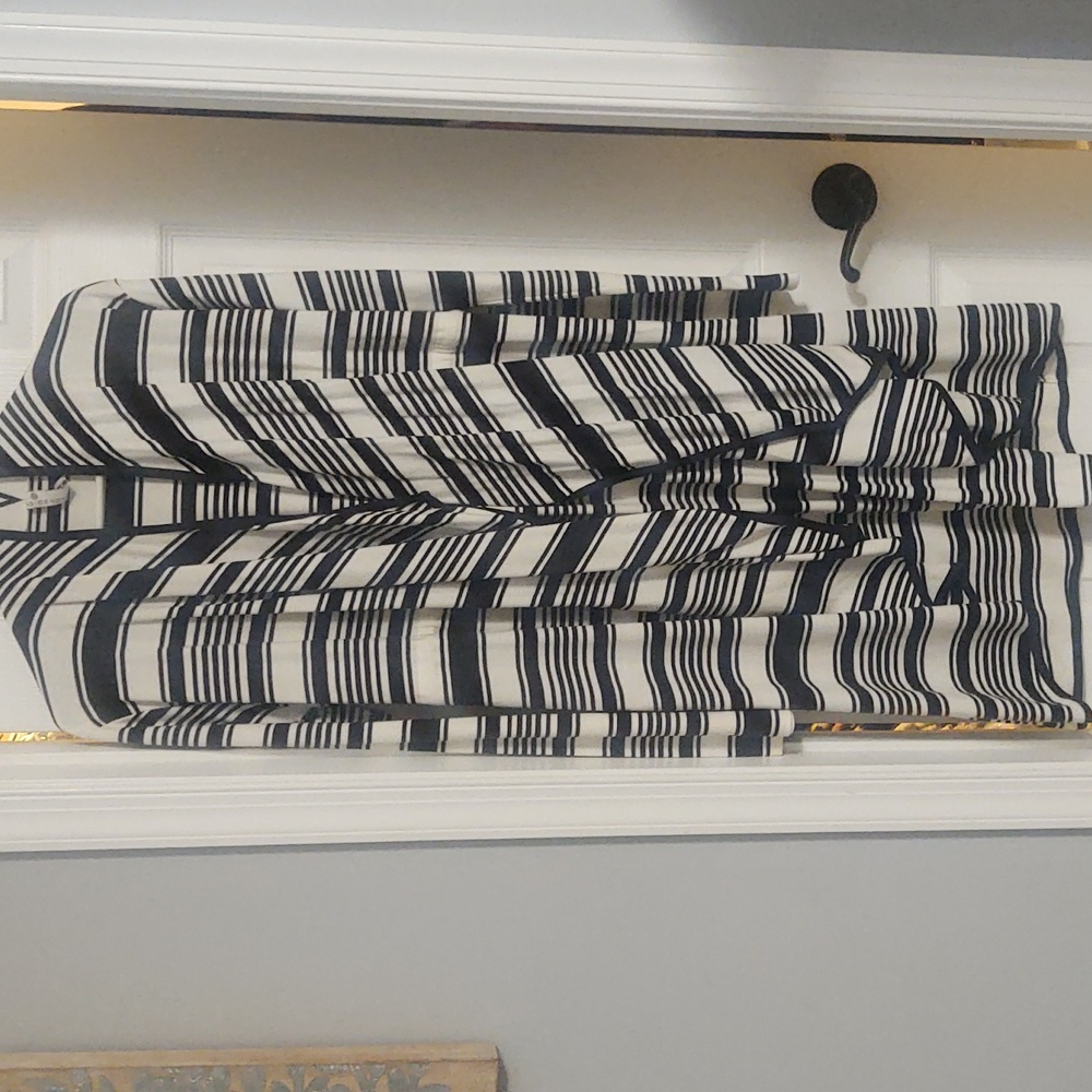 Gently Used Medium Indigenous Cardigan
